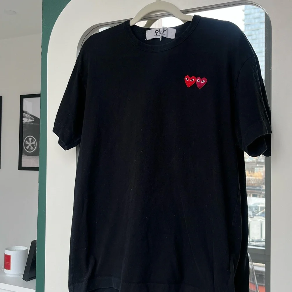 COMME DES GARÇONS PLAY Double Heart Tee - Picture 3 of 7